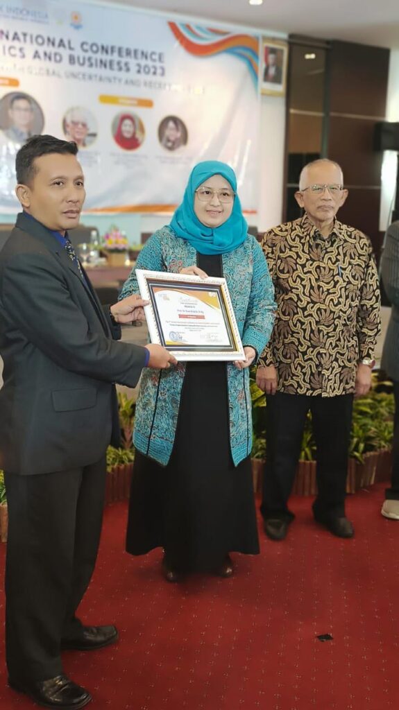 Gelaran AICIEB Ke-4 FEBI UIN Salatiga Gaungkan Ekonomi Islam Solusi untuk Tangani Resi Global Cc2 1 575x1024