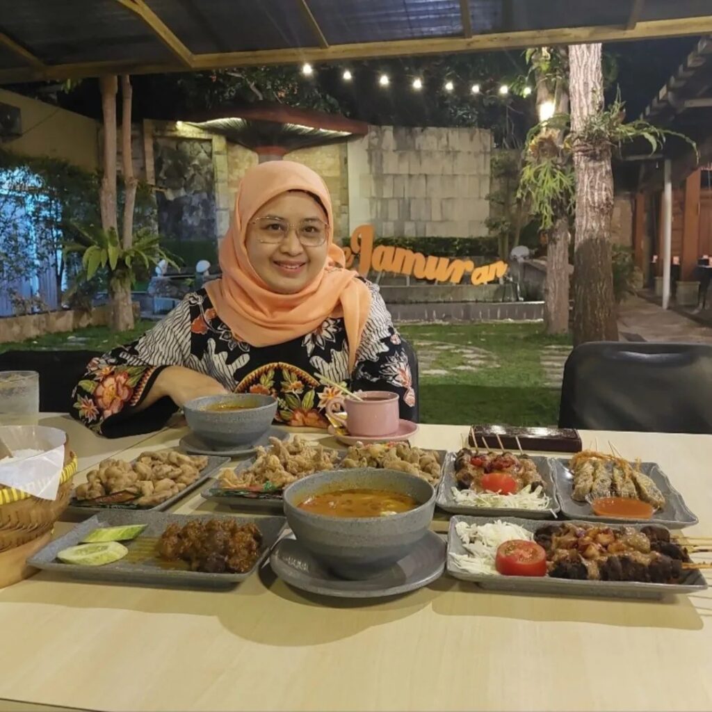 Berbagi Ilmu Ekonomi Syariah sambil Menikmati Kuliner Khas Jogja