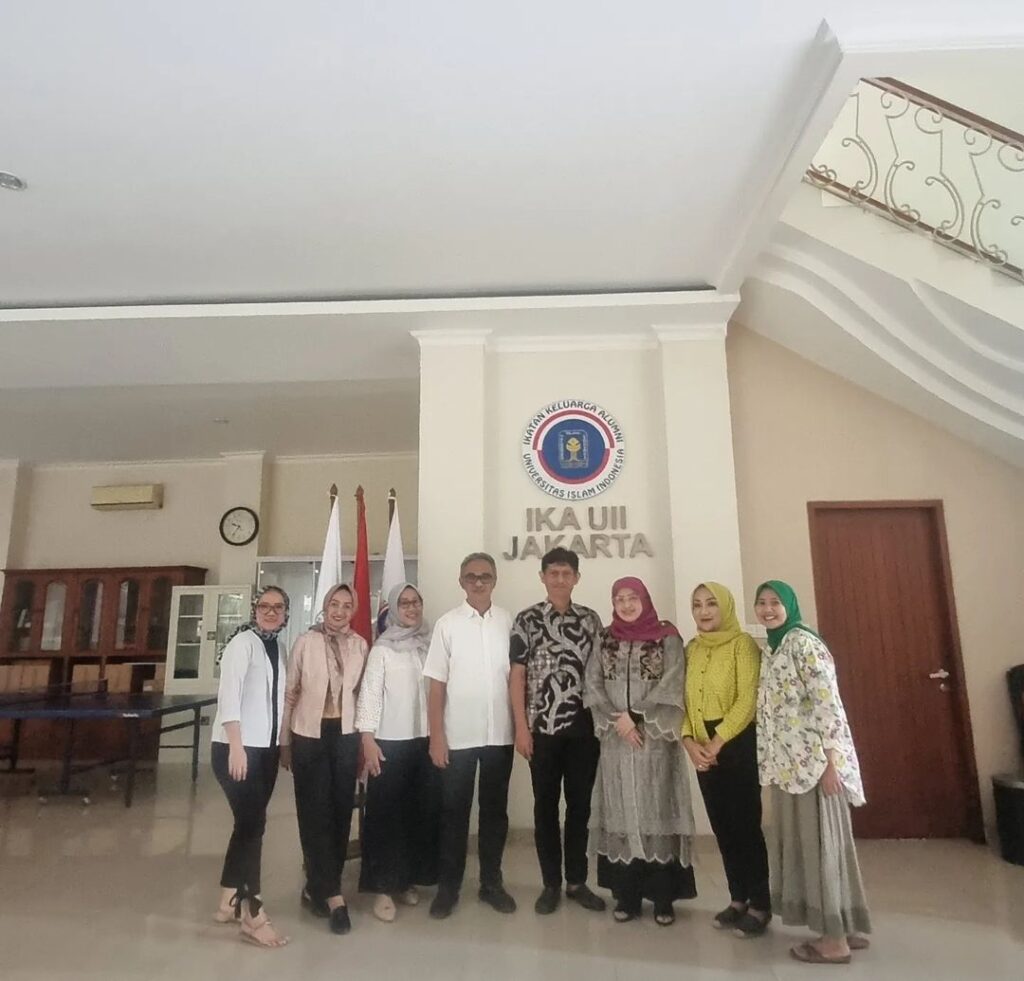 Menggali Mutiara Ramadhan: Kolaborasi Kreatif IKA UII, Kompas TV, dan IAEI Menggali Mutiara Ramadhan: Kolaborasi Kreatif IKA UII, Kompas TV, dan IAEI