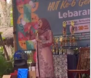Prof. Euis Amalia mengisi talkshow Lebaran UMKM Gerai Lengkong di Tangsel, membahas perbankan syariah, sertifikasi halal, dan penguatan UMKM.